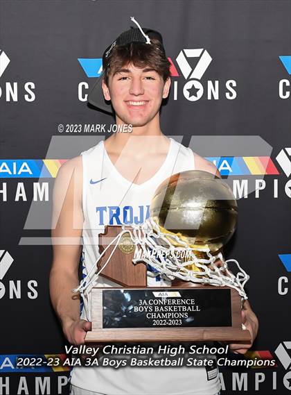Thumbnail 2 in Monument Valley vs. Valley Christian (AIA 3A Final Awards) photogallery.