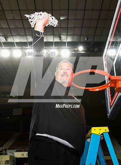 Thumbnail 3 in Monument Valley vs. Valley Christian (AIA 3A Final Awards) photogallery.