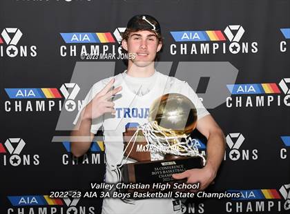 Thumbnail 2 in Monument Valley vs. Valley Christian (AIA 3A Final Awards) photogallery.