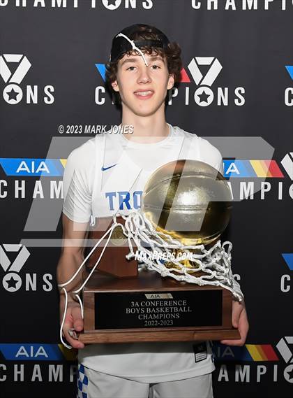 Thumbnail 3 in Monument Valley vs. Valley Christian (AIA 3A Final Awards) photogallery.