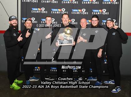 Thumbnail 1 in Monument Valley vs. Valley Christian (AIA 3A Final Awards) photogallery.