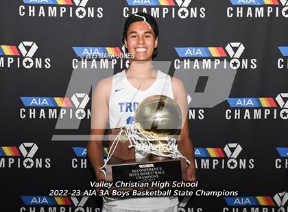 Thumbnail 1 in Monument Valley vs. Valley Christian (AIA 3A Final Awards) photogallery.