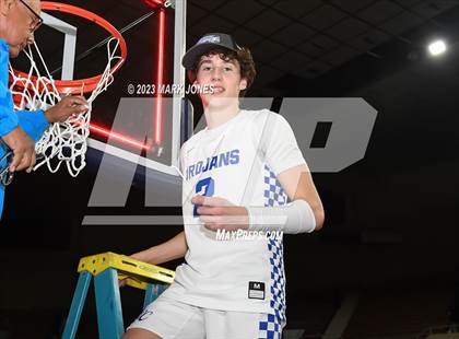 Thumbnail 1 in Monument Valley vs. Valley Christian (AIA 3A Final Awards) photogallery.