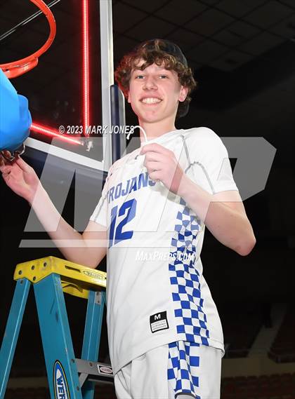 Thumbnail 2 in Monument Valley vs. Valley Christian (AIA 3A Final Awards) photogallery.