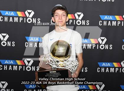 Thumbnail 3 in Monument Valley vs. Valley Christian (AIA 3A Final Awards) photogallery.