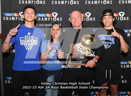 Thumbnail 2 in Monument Valley vs. Valley Christian (AIA 3A Final Awards) photogallery.