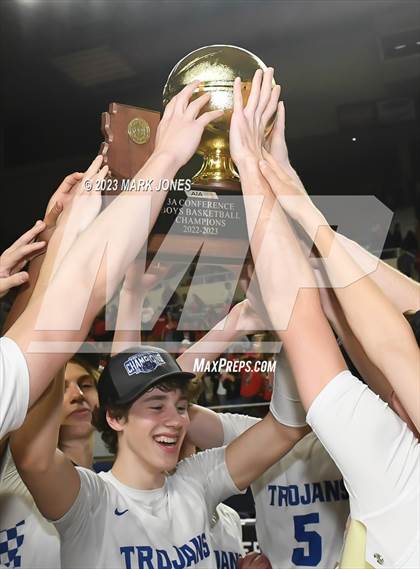 Thumbnail 1 in Monument Valley vs. Valley Christian (AIA 3A Final Awards) photogallery.