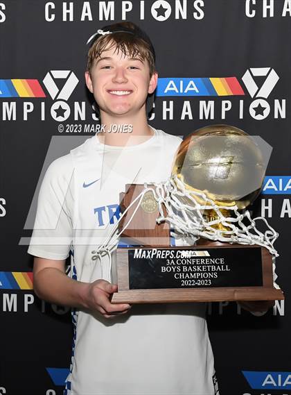 Thumbnail 1 in Monument Valley vs. Valley Christian (AIA 3A Final Awards) photogallery.