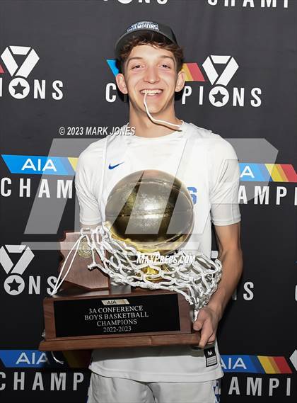 Thumbnail 3 in Monument Valley vs. Valley Christian (AIA 3A Final Awards) photogallery.