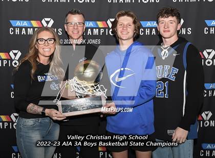 Thumbnail 3 in Monument Valley vs. Valley Christian (AIA 3A Final Awards) photogallery.