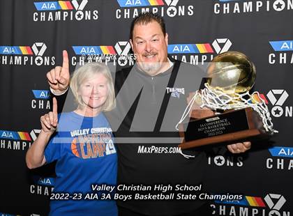 Thumbnail 1 in Monument Valley vs. Valley Christian (AIA 3A Final Awards) photogallery.