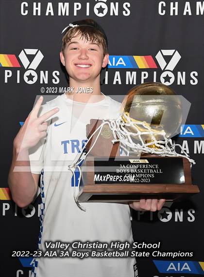 Thumbnail 2 in Monument Valley vs. Valley Christian (AIA 3A Final Awards) photogallery.