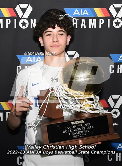 Thumbnail 2 in Monument Valley vs. Valley Christian (AIA 3A Final Awards) photogallery.