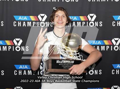 Thumbnail 2 in Monument Valley vs. Valley Christian (AIA 3A Final Awards) photogallery.