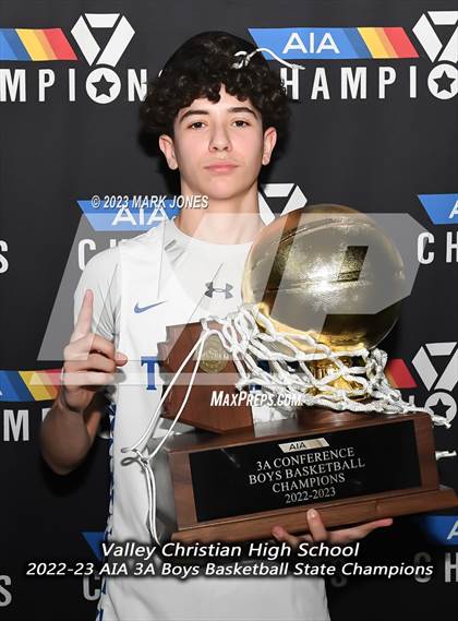 Thumbnail 1 in Monument Valley vs. Valley Christian (AIA 3A Final Awards) photogallery.