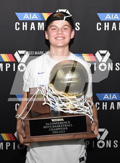 Thumbnail 1 in Monument Valley vs. Valley Christian (AIA 3A Final Awards) photogallery.