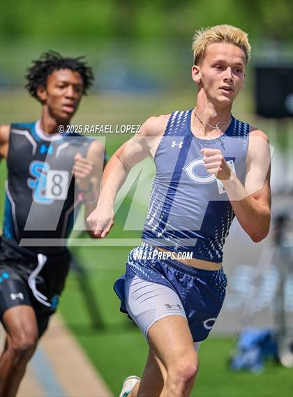 Thumbnail 1 in UIL 6A Track & Field Area 21&22 (800M) photogallery.