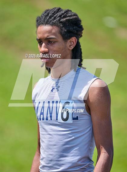 Thumbnail 1 in UIL 6A Track & Field Area 21&22 (800M) photogallery.