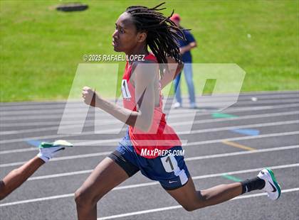 Thumbnail 2 in UIL 6A Track & Field Area 21&22 (800M) photogallery.