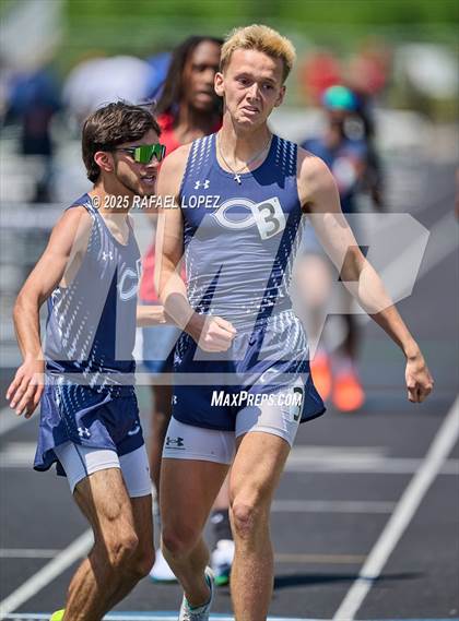 Thumbnail 3 in UIL 6A Track & Field Area 21&22 (800M) photogallery.