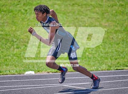 Thumbnail 2 in UIL 6A Track & Field Area 21&22 (800M) photogallery.