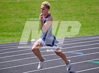 Thumbnail 1 in UIL 6A Track & Field Area 21&22 (800M) photogallery.