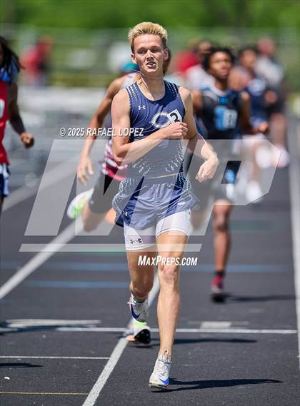 Thumbnail 3 in UIL 6A Track & Field Area 21&22 (800M) photogallery.