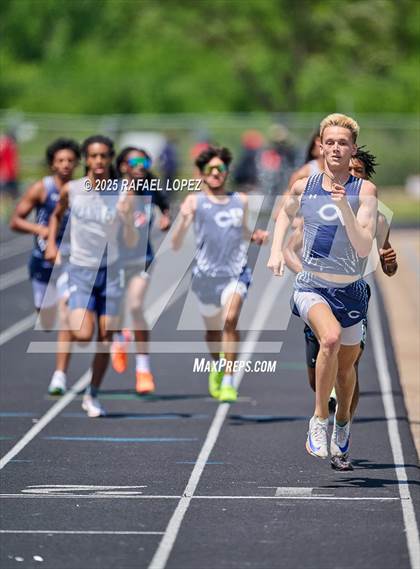 Thumbnail 3 in UIL 6A Track & Field Area 21&22 (800M) photogallery.