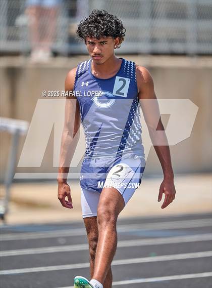 Thumbnail 1 in UIL 6A Track & Field Area 21&22 (800M) photogallery.