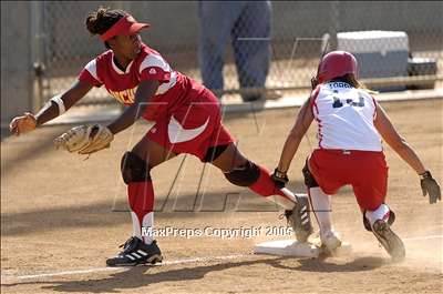 Thumbnail 3 in La Salle vs. Whittier Christian (D6 Sec. Final) photogallery.