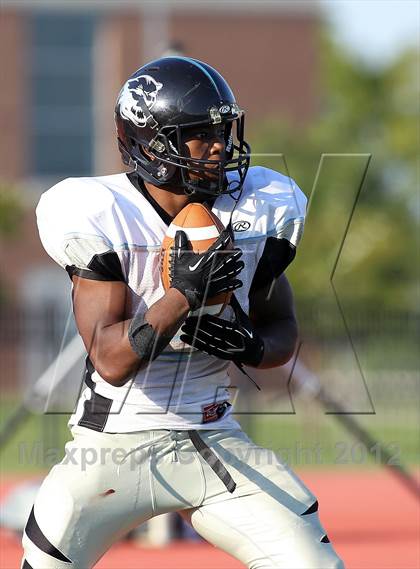 Thumbnail 1 in Seguin @ South Oak Cliff (Lone Star Football Classic) photogallery.