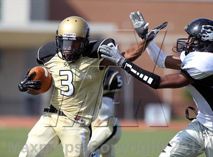 Thumbnail 3 in Seguin @ South Oak Cliff (Lone Star Football Classic) photogallery.