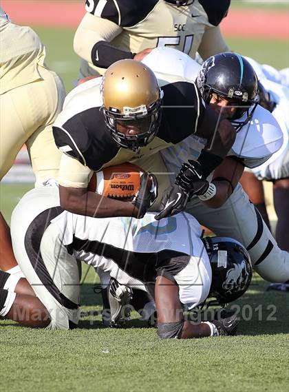 Thumbnail 2 in Seguin @ South Oak Cliff (Lone Star Football Classic) photogallery.