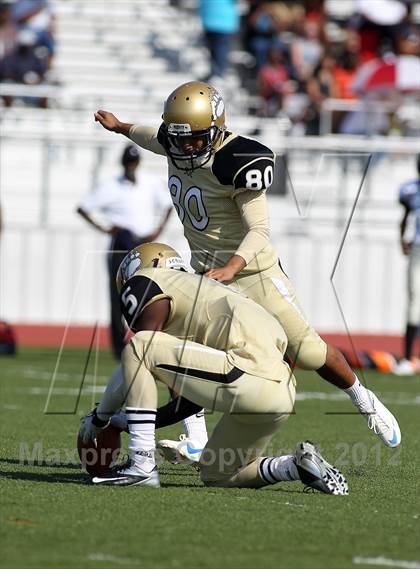 Thumbnail 3 in Seguin @ South Oak Cliff (Lone Star Football Classic) photogallery.