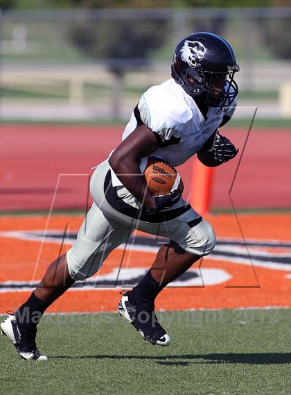Thumbnail 2 in Seguin @ South Oak Cliff (Lone Star Football Classic) photogallery.