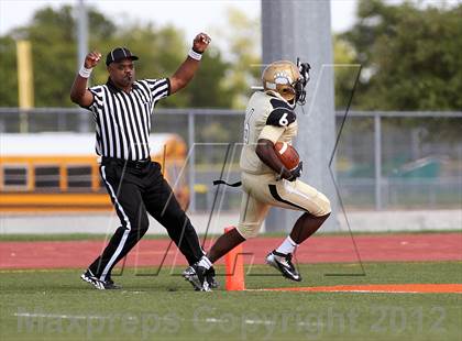Thumbnail 1 in Seguin @ South Oak Cliff (Lone Star Football Classic) photogallery.