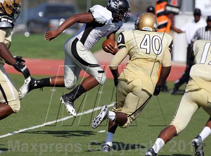 Thumbnail 3 in Seguin @ South Oak Cliff (Lone Star Football Classic) photogallery.