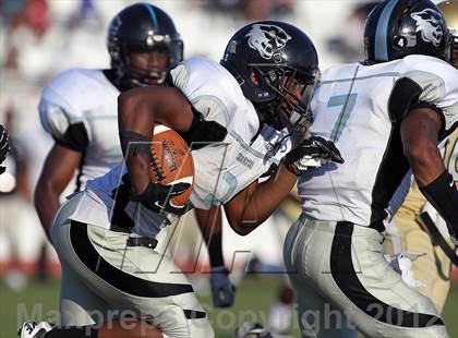 Thumbnail 3 in Seguin @ South Oak Cliff (Lone Star Football Classic) photogallery.