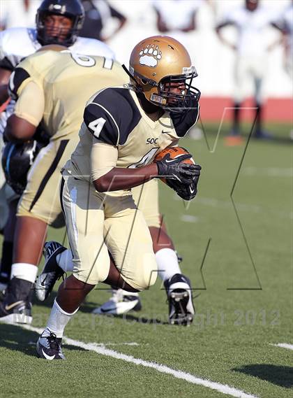 Thumbnail 2 in Seguin @ South Oak Cliff (Lone Star Football Classic) photogallery.