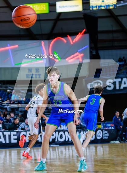 Thumbnail 1 in Liberty vs. Bellevue (WIAA 3A Round of 12) photogallery.