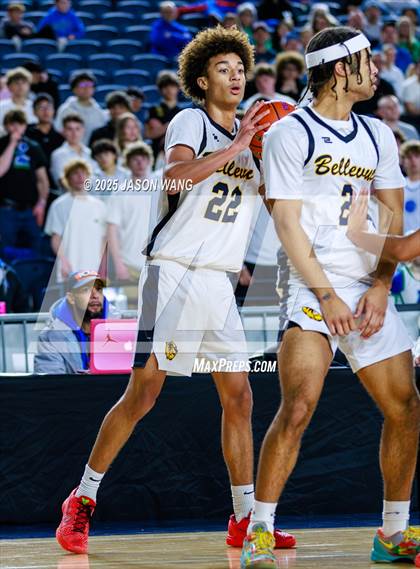 Thumbnail 2 in Liberty vs. Bellevue (WIAA 3A Round of 12) photogallery.