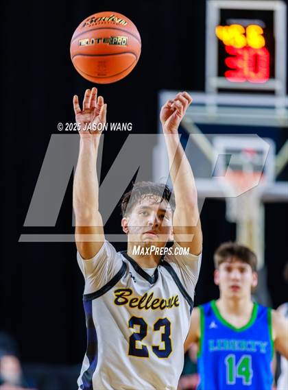 Thumbnail 2 in Liberty vs. Bellevue (WIAA 3A Round of 12) photogallery.