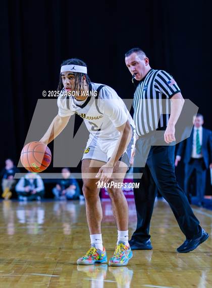 Thumbnail 1 in Liberty vs. Bellevue (WIAA 3A Round of 12) photogallery.