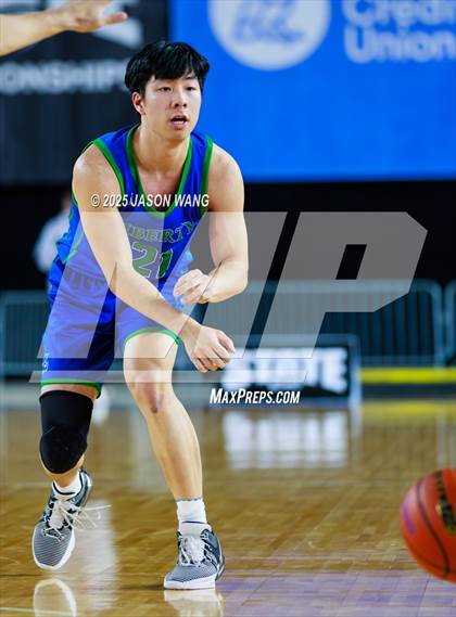 Thumbnail 1 in Liberty vs. Bellevue (WIAA 3A Round of 12) photogallery.
