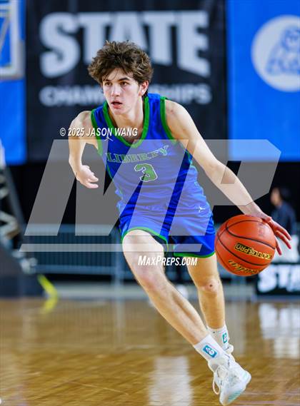 Thumbnail 2 in Liberty vs. Bellevue (WIAA 3A Round of 12) photogallery.