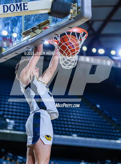 Thumbnail 2 in Liberty vs. Bellevue (WIAA 3A Round of 12) photogallery.
