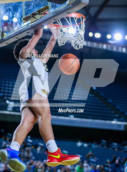 Thumbnail 3 in Liberty vs. Bellevue (WIAA 3A Round of 12) photogallery.