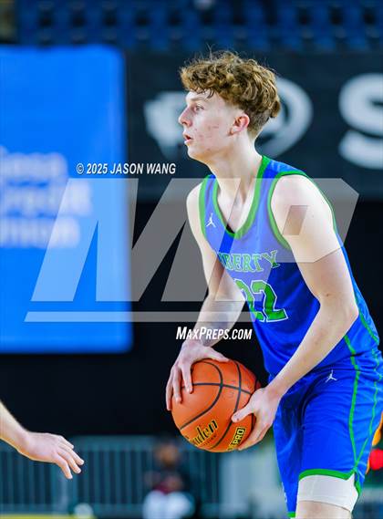 Thumbnail 3 in Liberty vs. Bellevue (WIAA 3A Round of 12) photogallery.