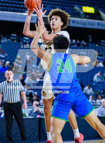 Thumbnail 3 in Liberty vs. Bellevue (WIAA 3A Round of 12) photogallery.