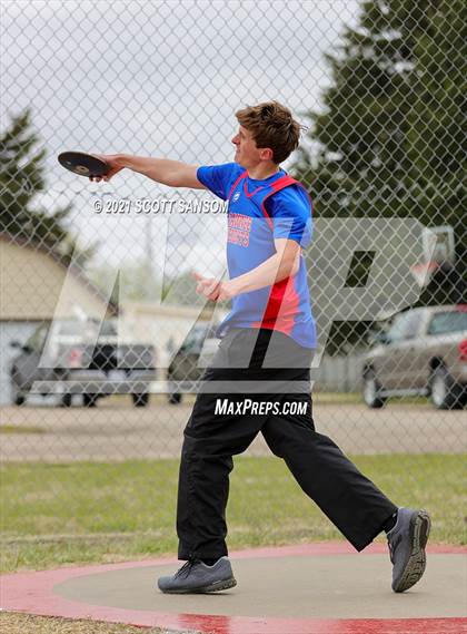 Thumbnail 1 in Plainville Invitational Track Meet photogallery.